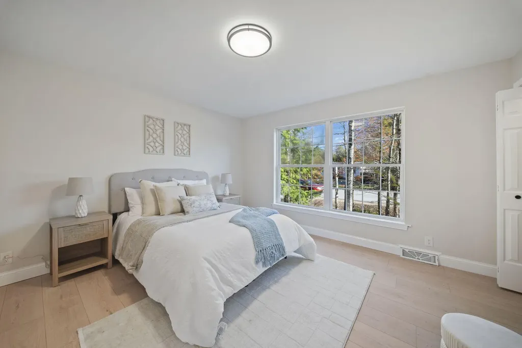 10 Randall Circle Brunswick ME 04011