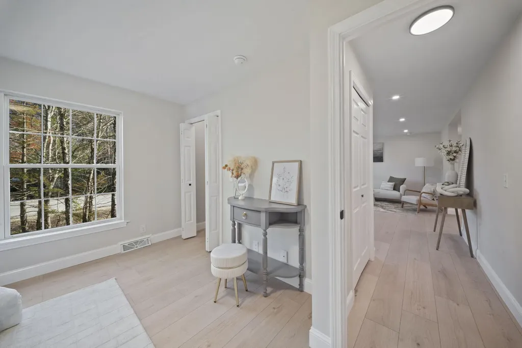 10 Randall Circle Brunswick ME 04011