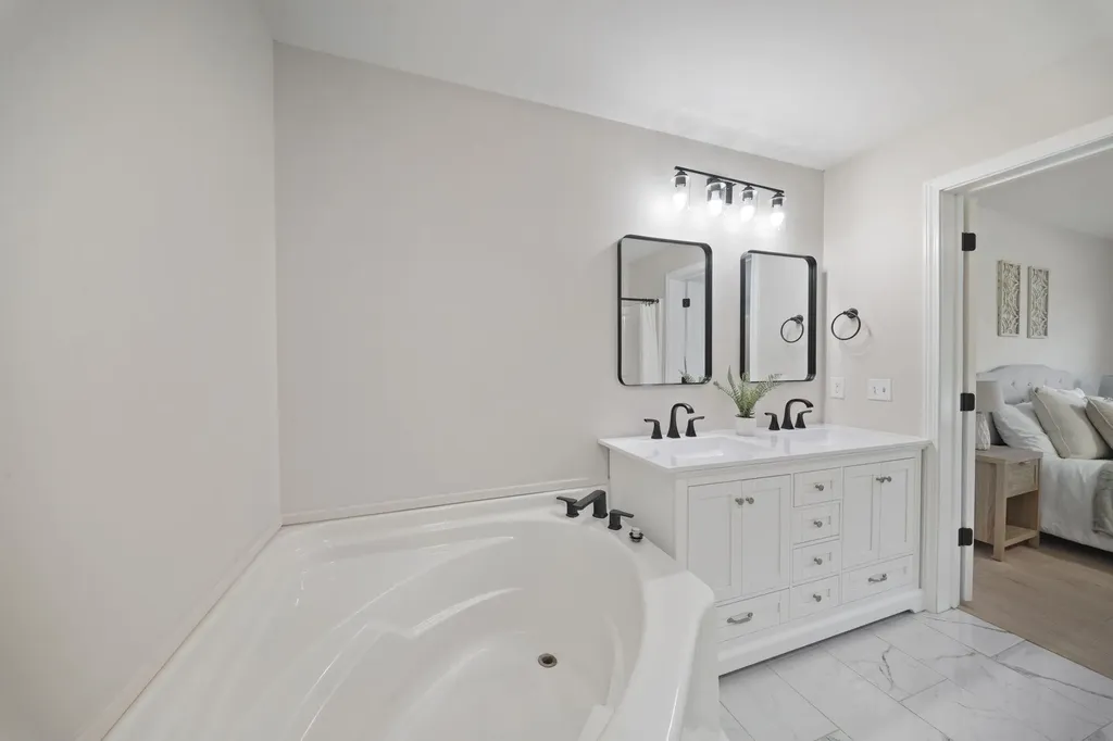 10 Randall Circle Brunswick ME 04011