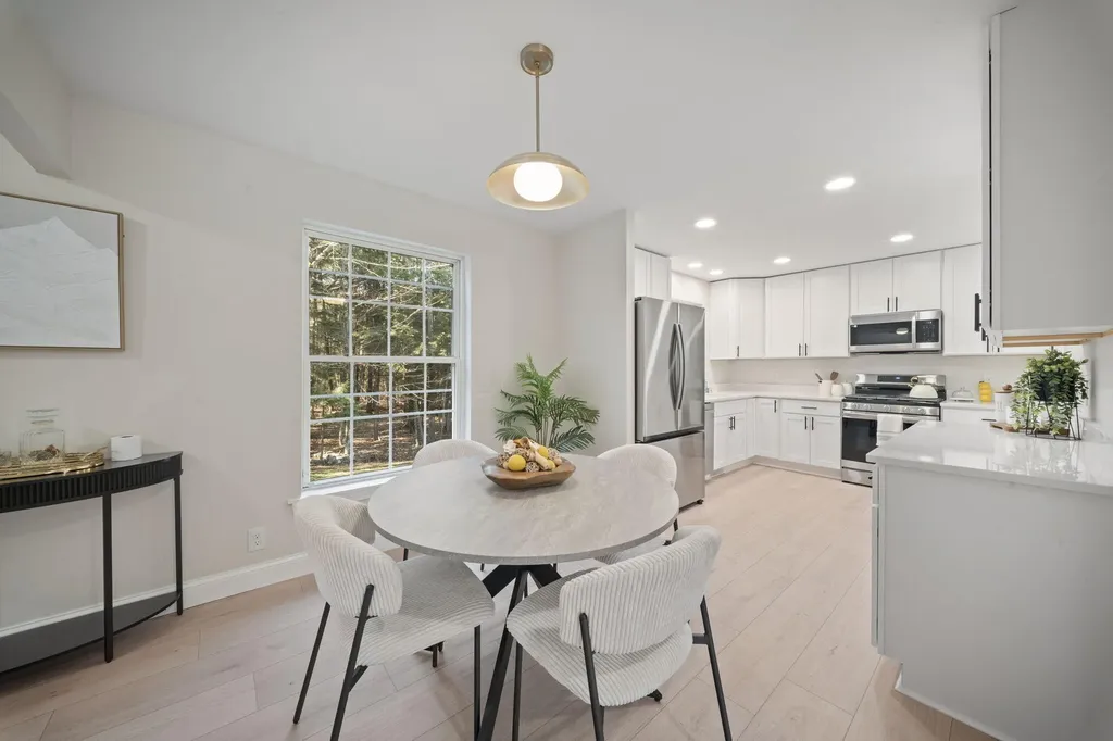 10 Randall Circle Brunswick ME 04011