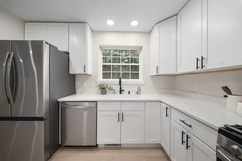 10 Randall Circle Brunswick ME 04011