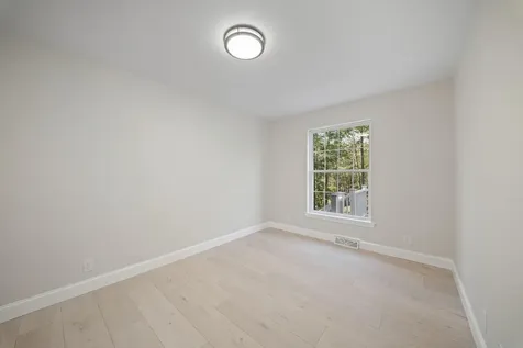 10 Randall Circle Brunswick ME 04011