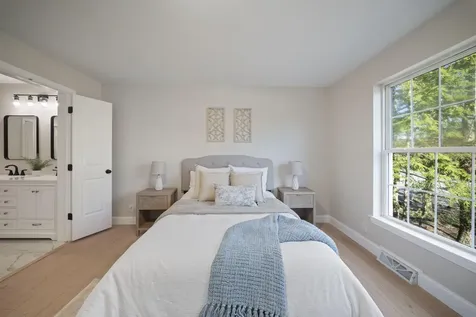 10 Randall Circle Brunswick ME 04011