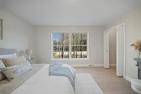 10 Randall Circle Brunswick ME 04011