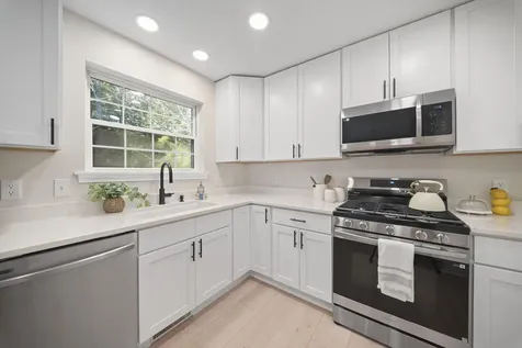 10 Randall Circle Brunswick ME 04011