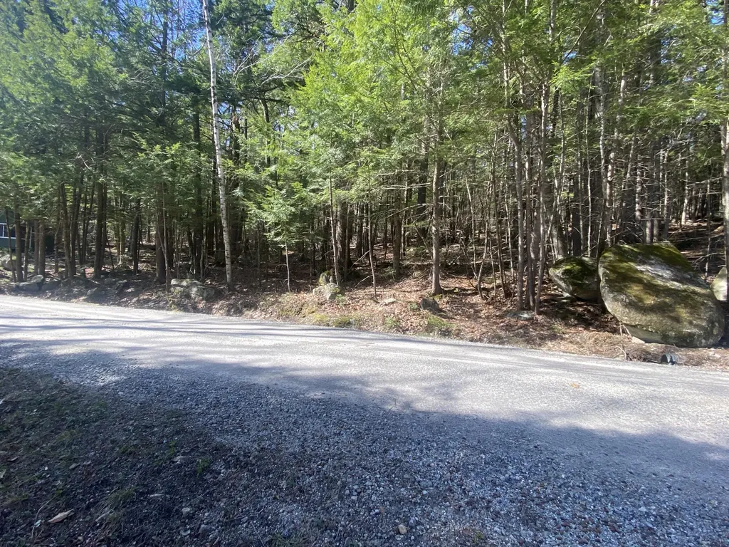 89 Valhalla Lane Norway ME 04268