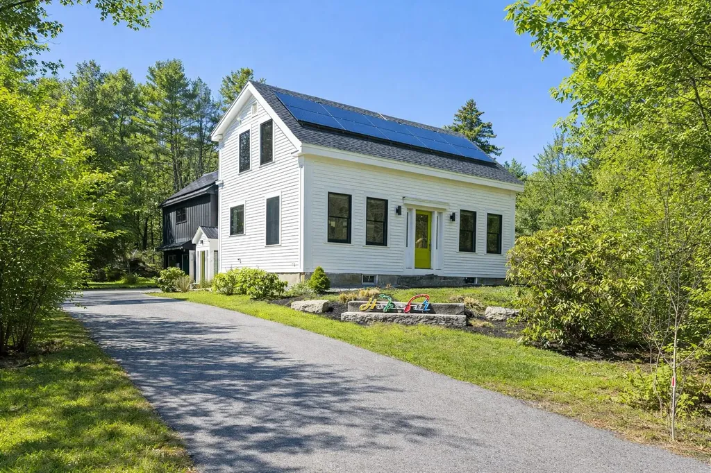 18 Greely Road Cumberland ME 04021