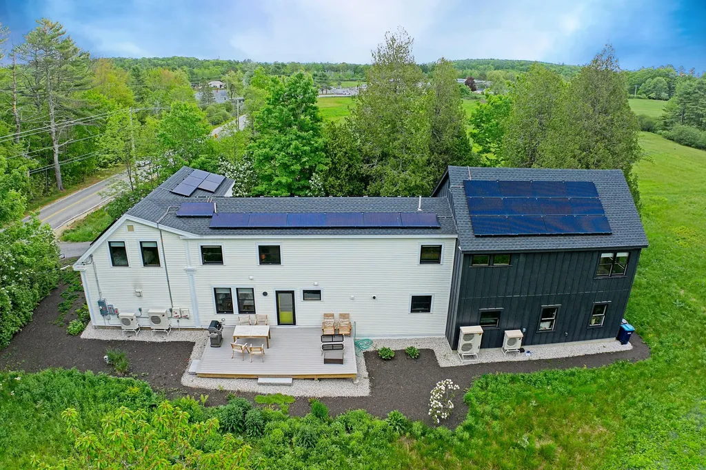18 Greely Road Cumberland ME 04021