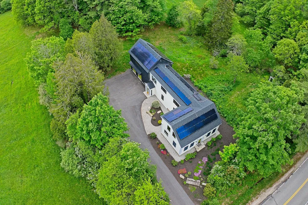 18 Greely Road Cumberland ME 04021