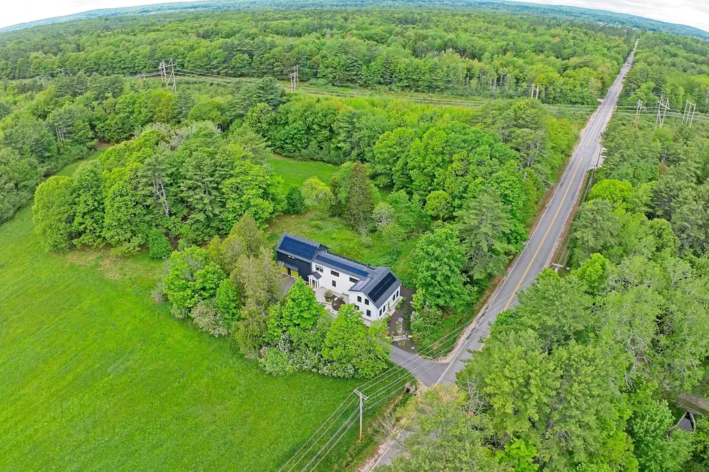 18 Greely Road Cumberland ME 04021