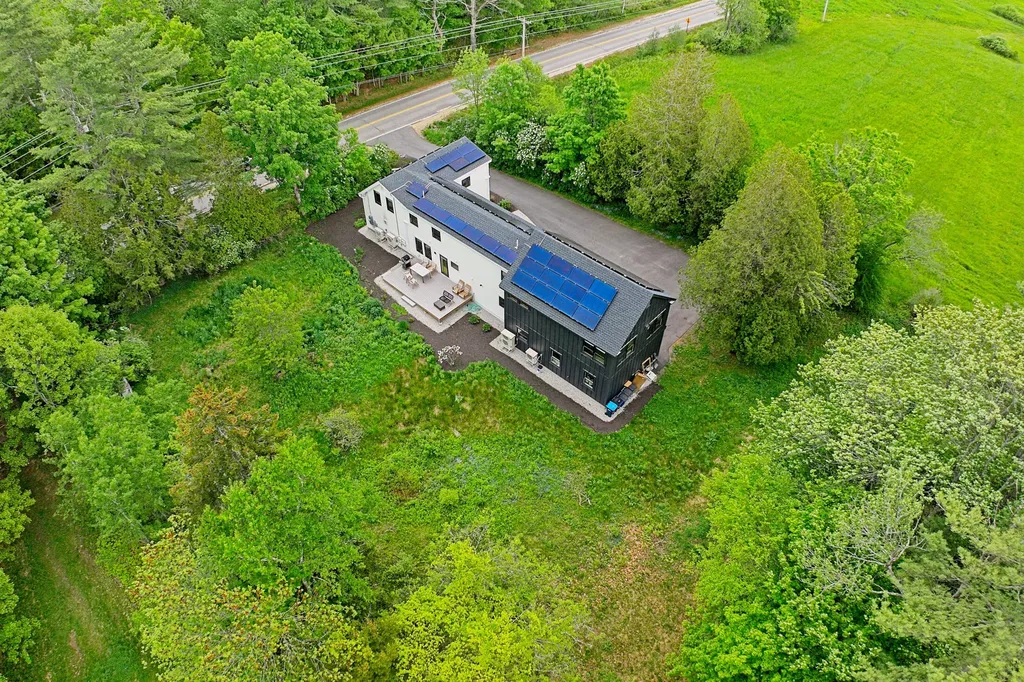 18 Greely Road Cumberland ME 04021