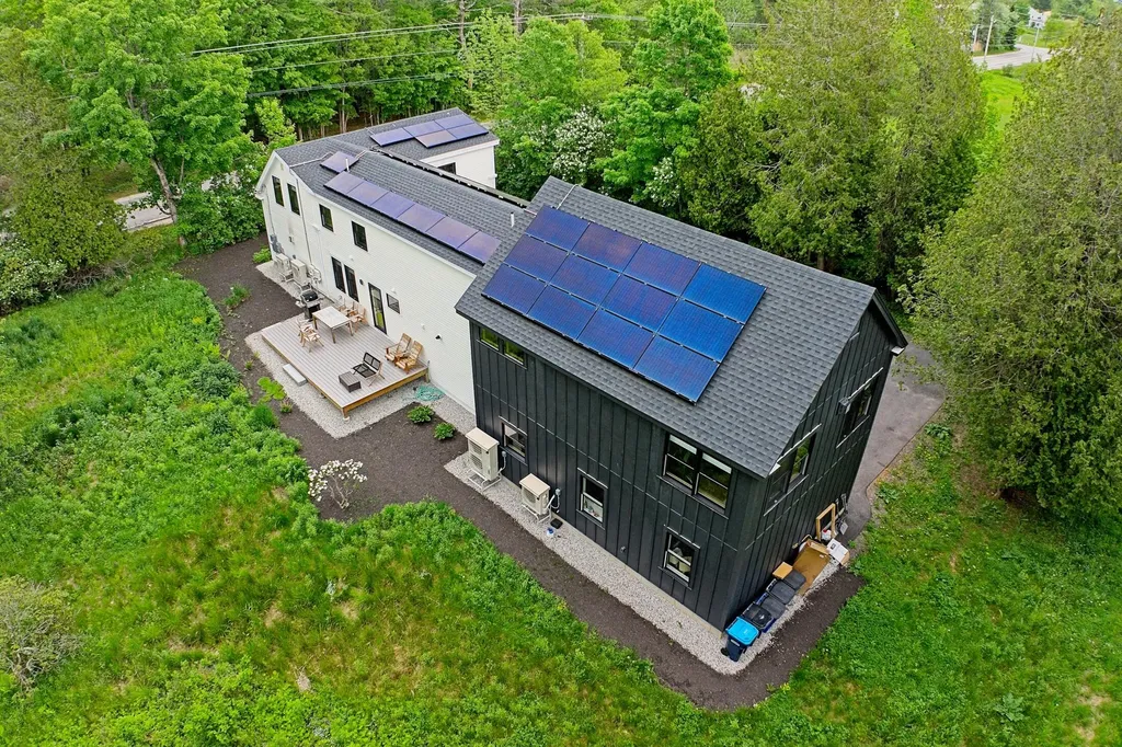 18 Greely Road Cumberland ME 04021