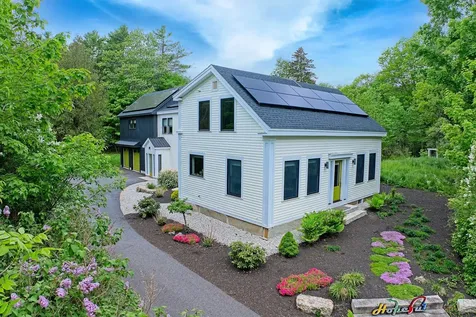 18 Greely Road Cumberland ME 04021