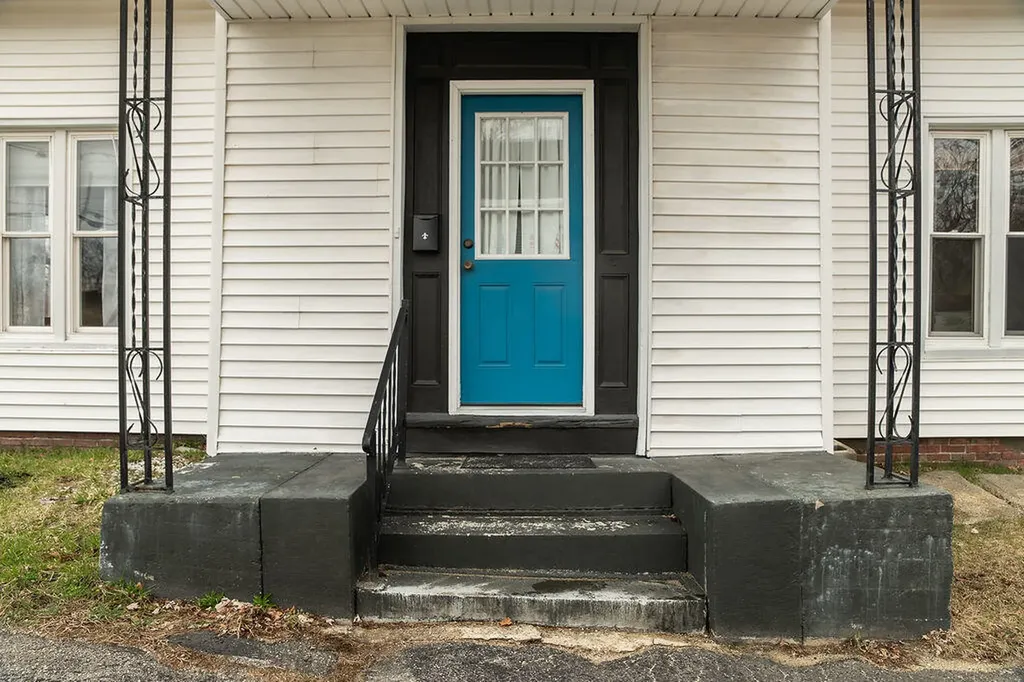 21 Bridge Street Lewiston ME 04240
