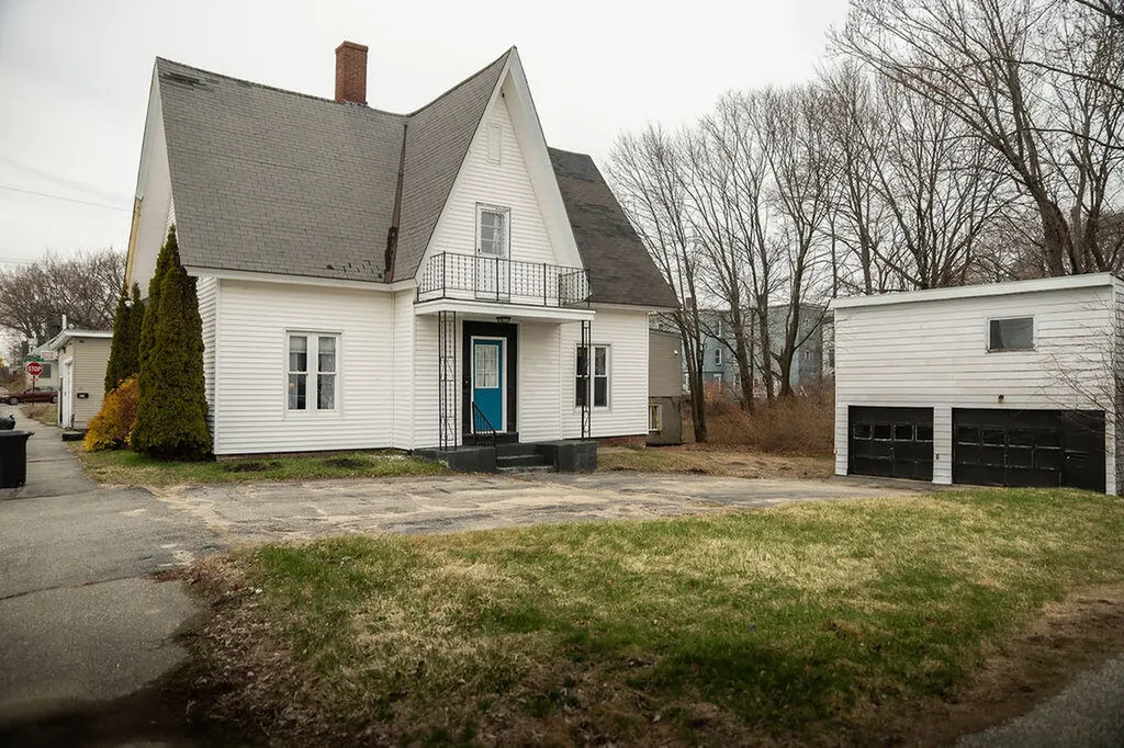21 Bridge Street Lewiston ME 04240