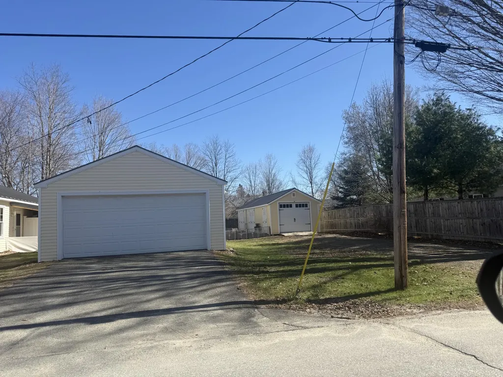 39 E Leavitt Street Skowhegan ME 04976