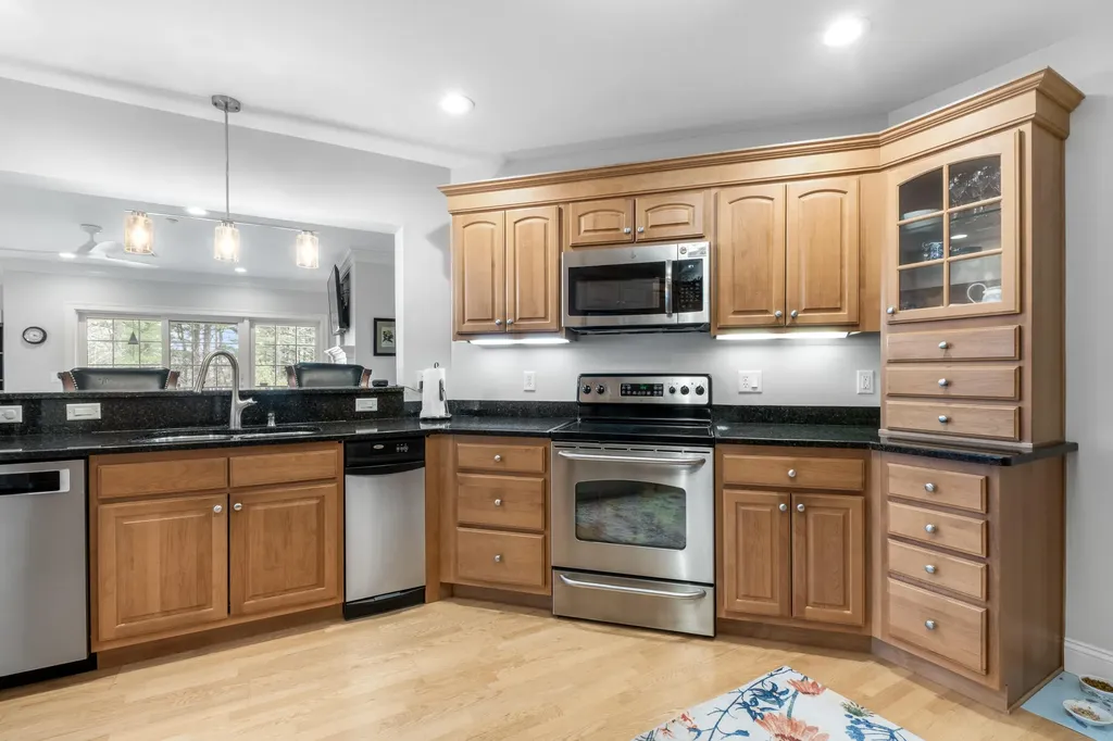 100 Shepards Cove Road Kittery ME 03904