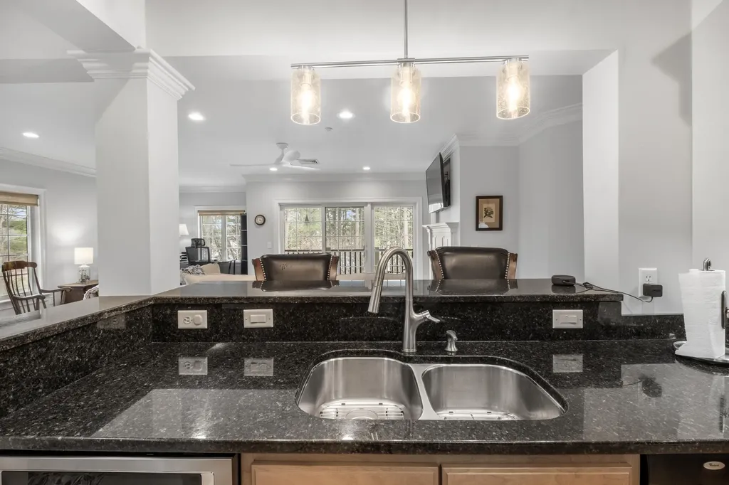 100 Shepards Cove Road Kittery ME 03904