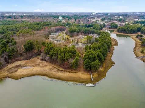 100 Shepards Cove Road Kittery ME 03904