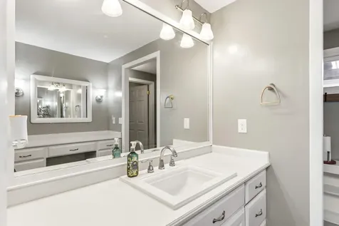 7 Bayberry Lane Lewiston ME 04240