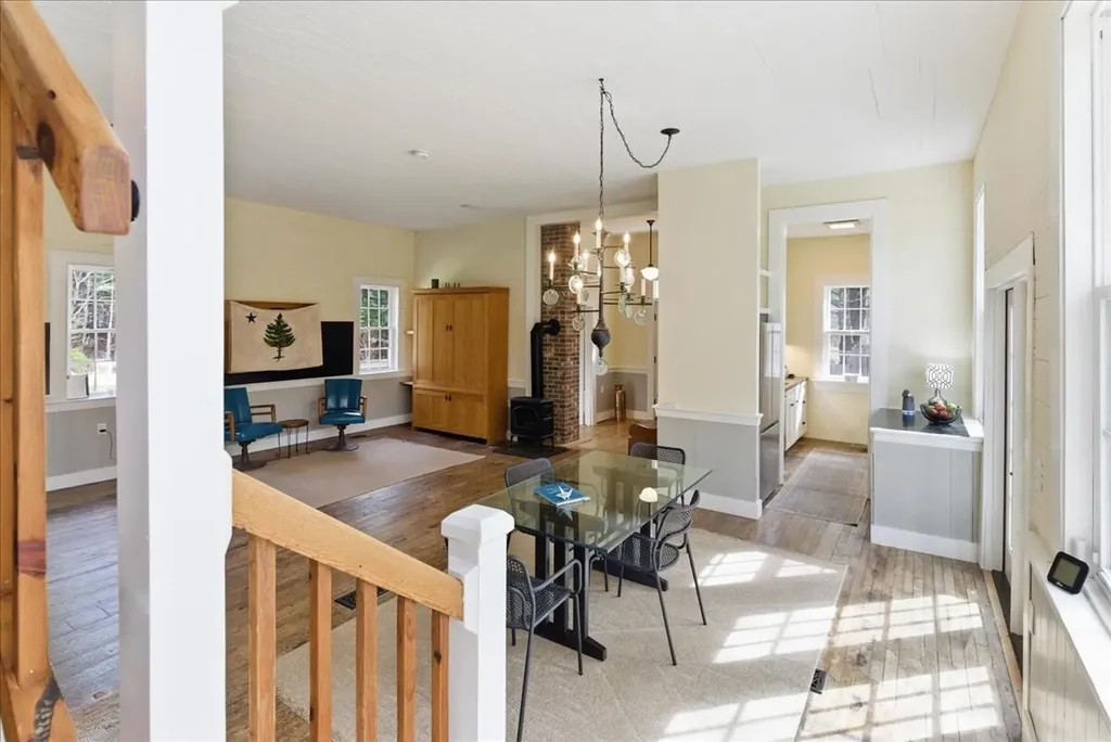 78 Collins Road Manchester ME 04351