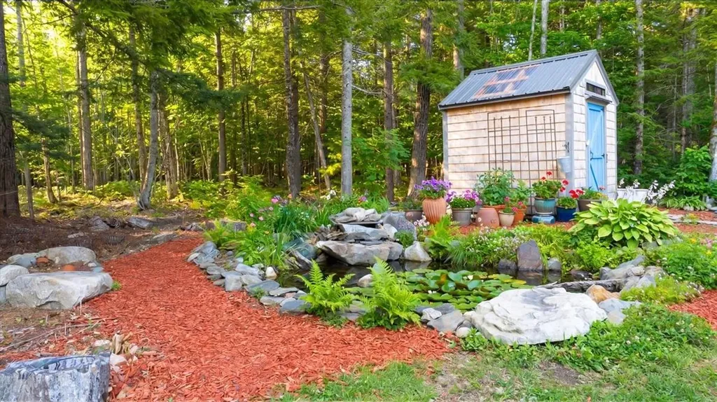 78 Collins Road Manchester ME 04351