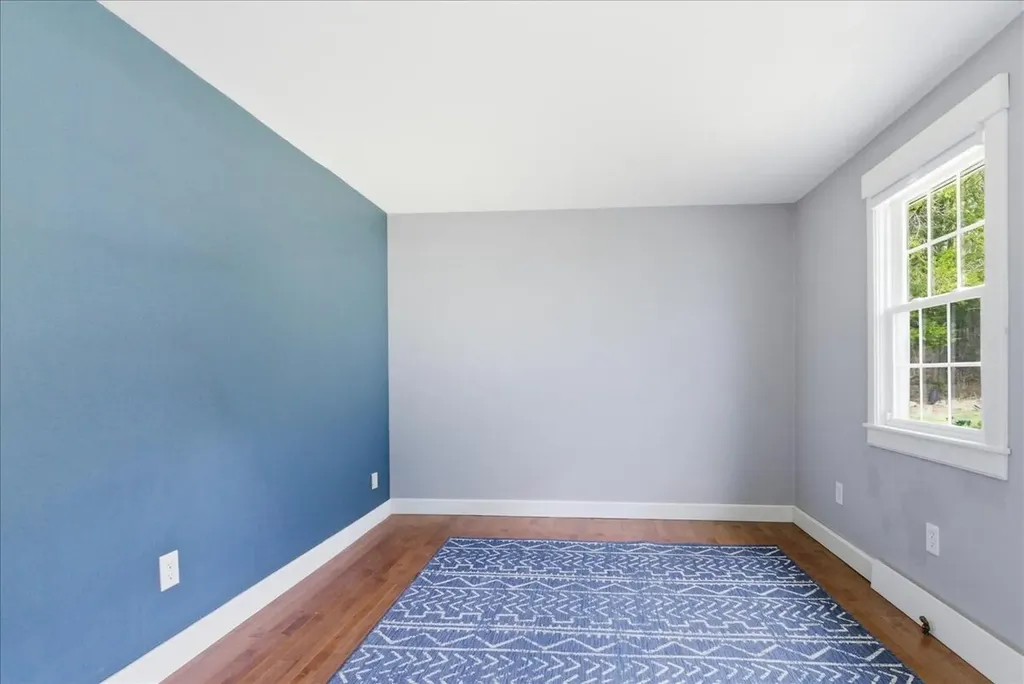 78 Collins Road Manchester ME 04351