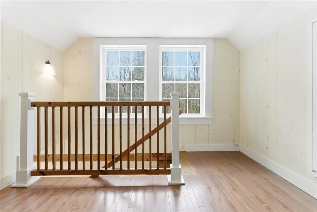 78 Collins Road Manchester ME 04351