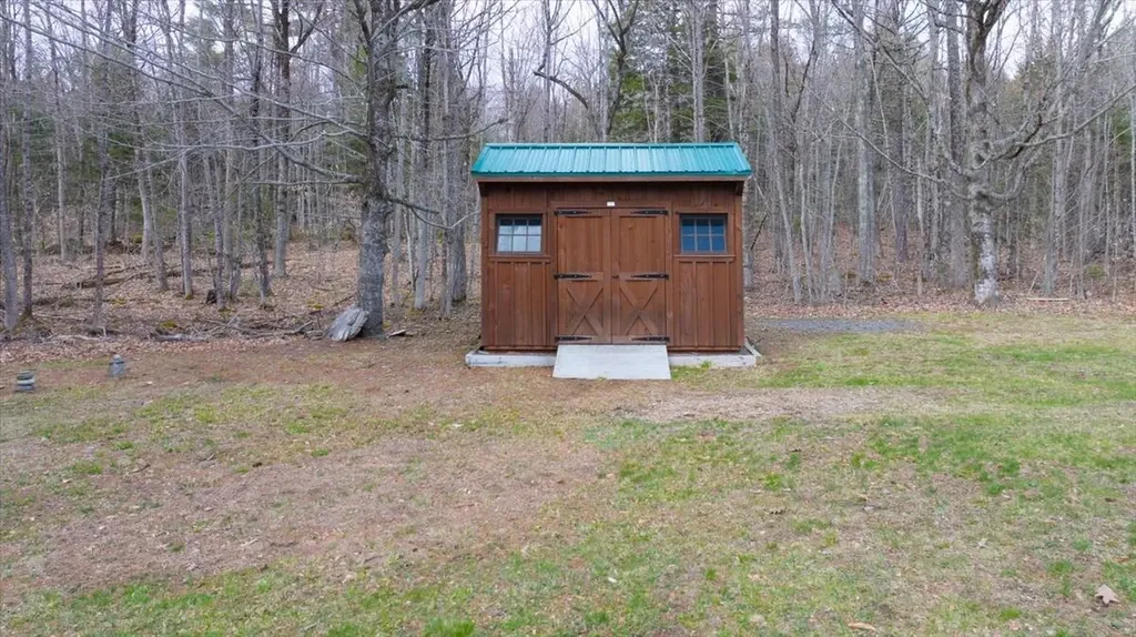 78 Collins Road Manchester ME 04351