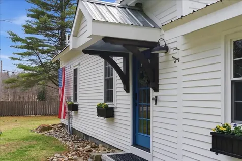 78 Collins Road Manchester ME 04351