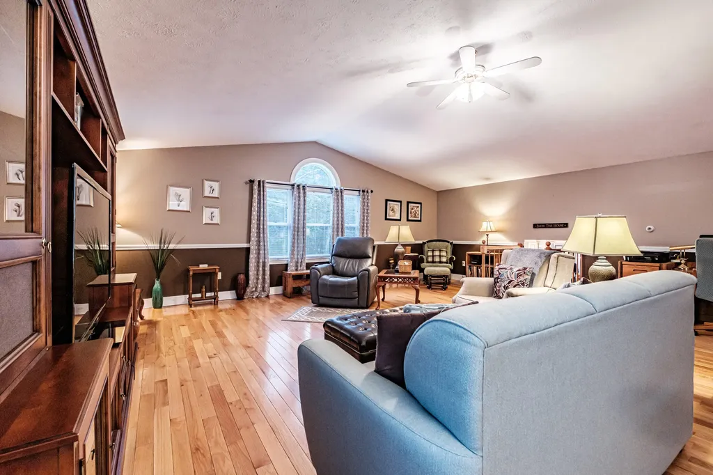 304 Blanchard Road Cumberland ME 04021