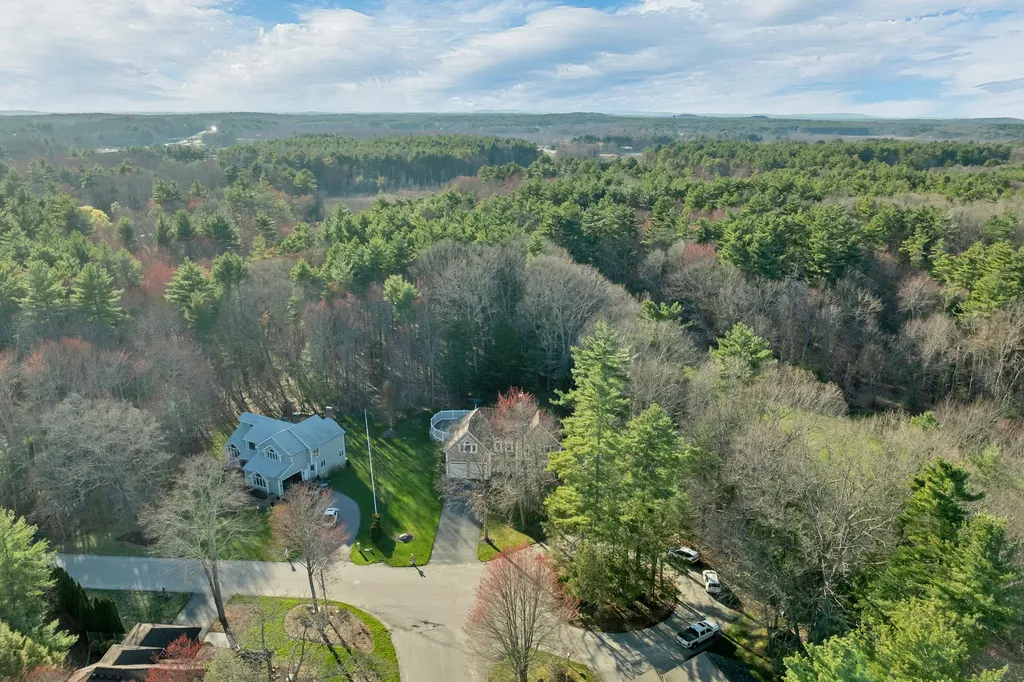 34 Stowecroft Drive Hampton NH 03842