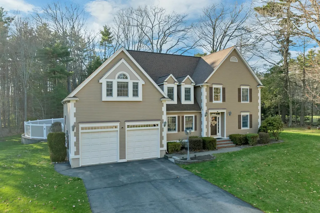 34 Stowecroft Drive Hampton NH 03842