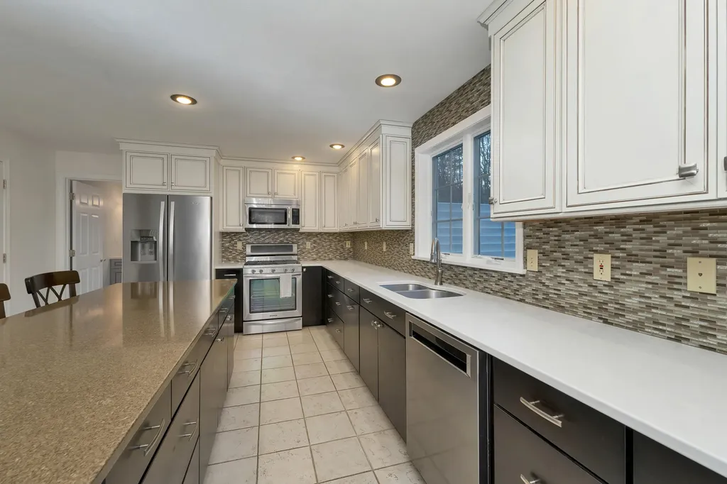 34 Stowecroft Drive Hampton NH 03842