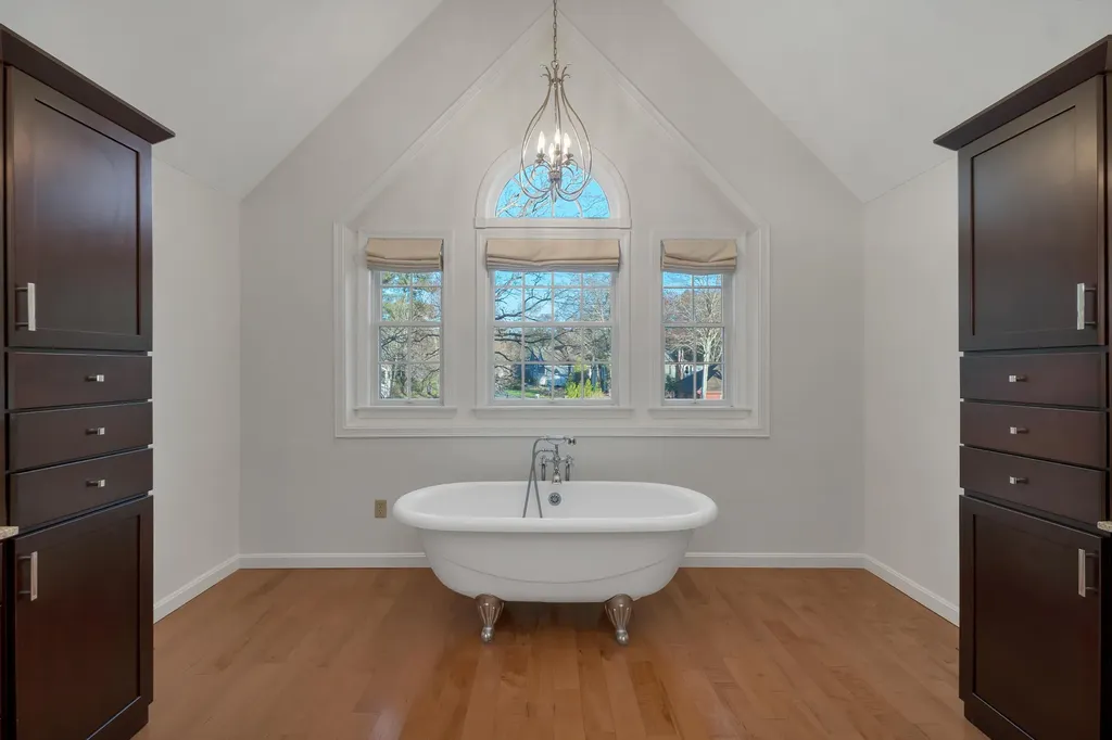 34 Stowecroft Drive Hampton NH 03842