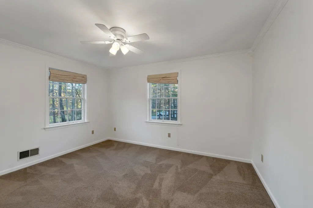 34 Stowecroft Drive Hampton NH 03842