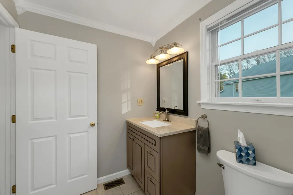 34 Stowecroft Drive Hampton NH 03842