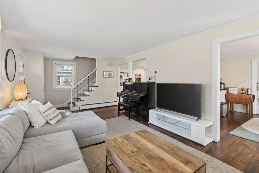23 Neal Street Portland ME 04102