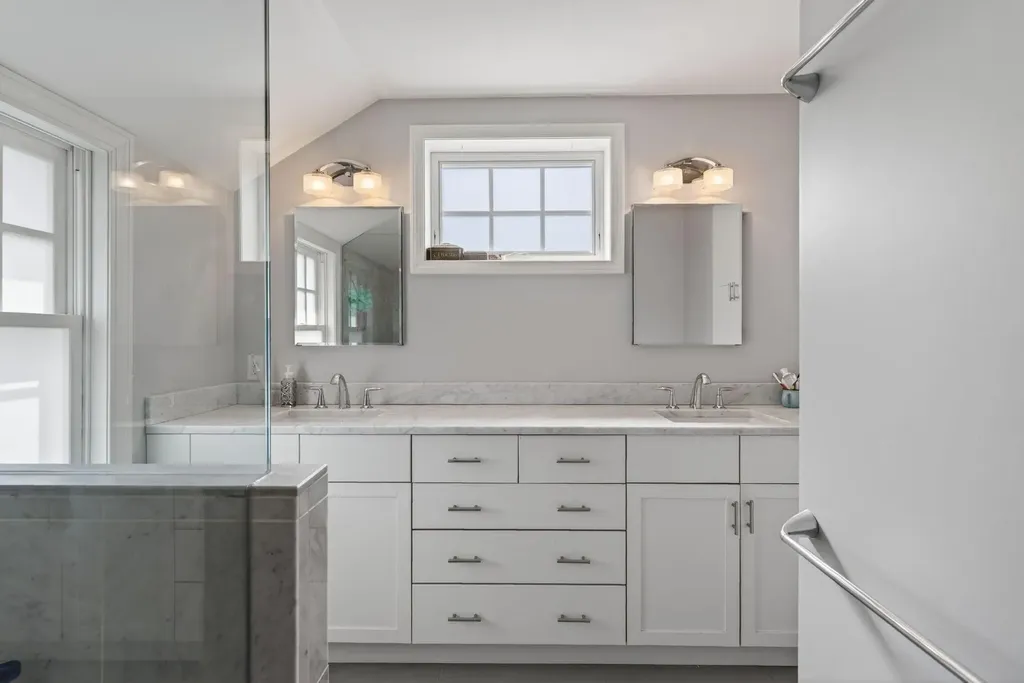 23 Neal Street Portland ME 04102
