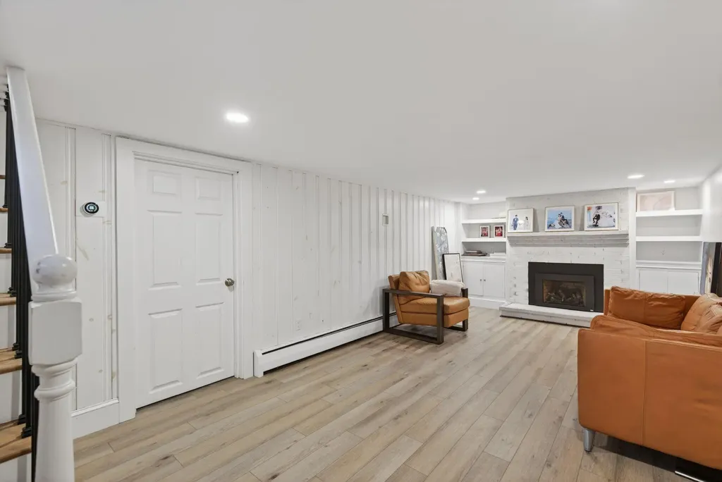 23 Neal Street Portland ME 04102