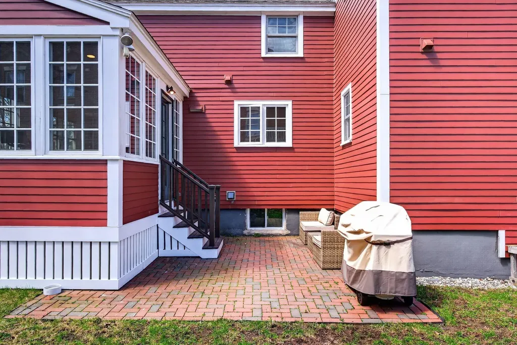 23 Neal Street Portland ME 04102