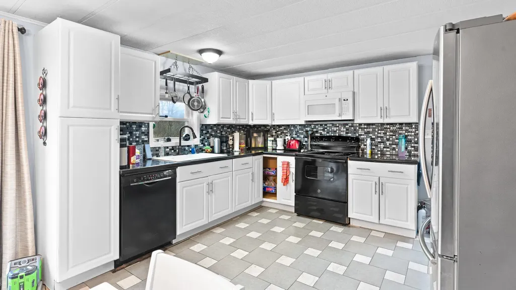 11 Michelle Way Saco ME 04072