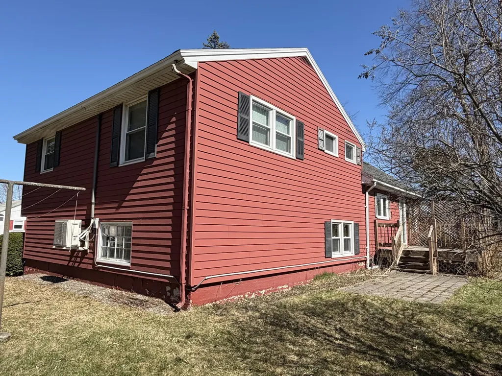123 Fifteenth Street Bangor ME 04401