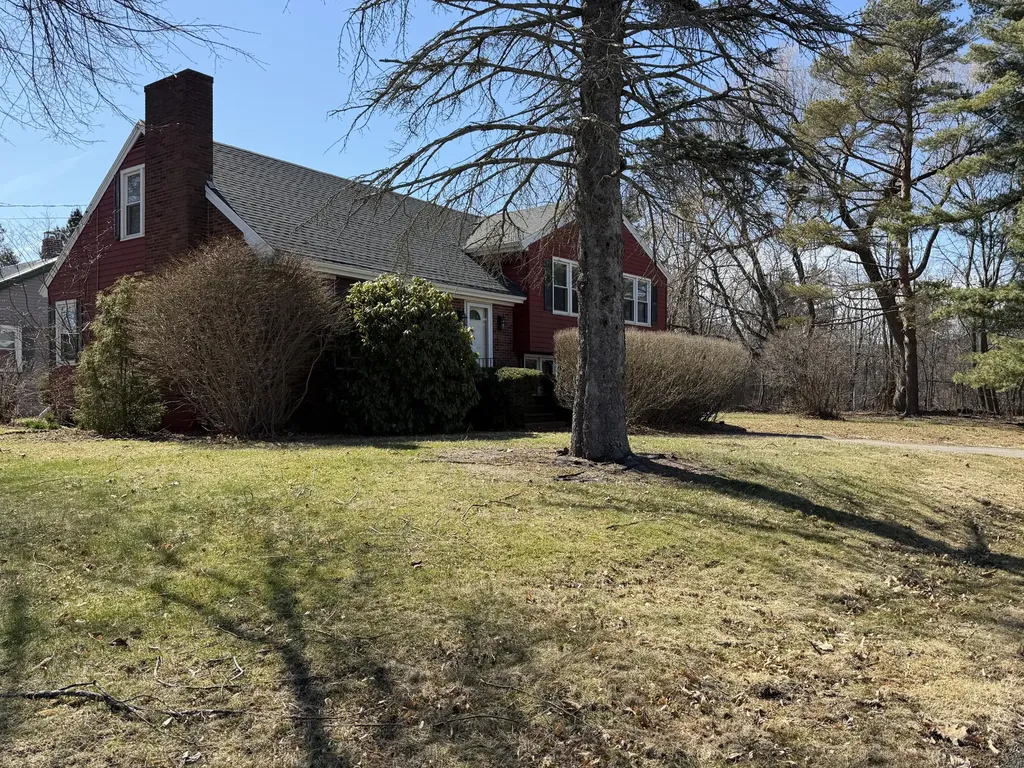 123 Fifteenth Street Bangor ME 04401
