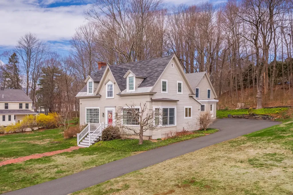 27 Academy Street South Berwick ME 03908