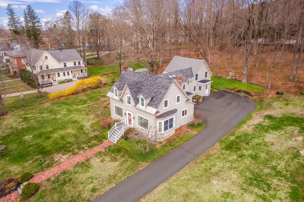 27 Academy Street South Berwick ME 03908