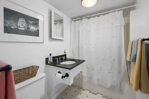 27 Academy Street South Berwick ME 03908