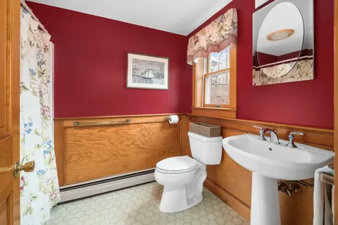 27 Academy Street South Berwick ME 03908