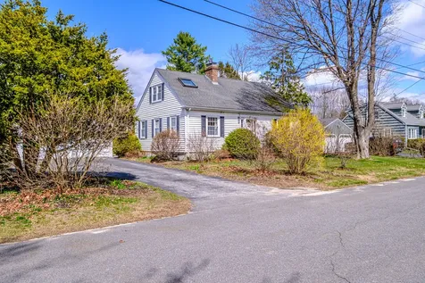 9 Pleasant Avenue Scarborough ME 04074
