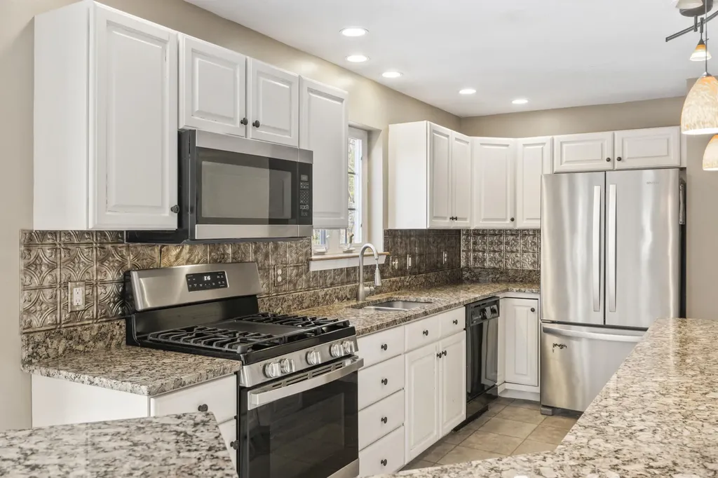 8 Elliott Road Gorham ME 04038
